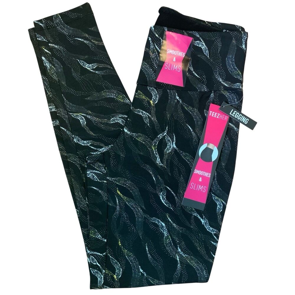 TeezHer Women’s Printed Leggings Dreamweaver Black Size Small NWT Smoothes Slims